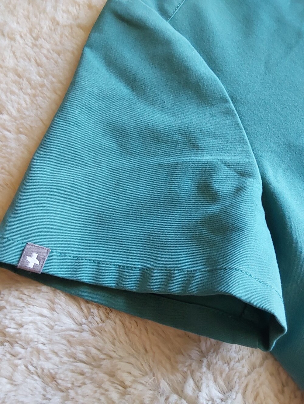 🌺 Like New Figs Tech Collection Teal V-Neck Scrub Set - Picture 11 of 12